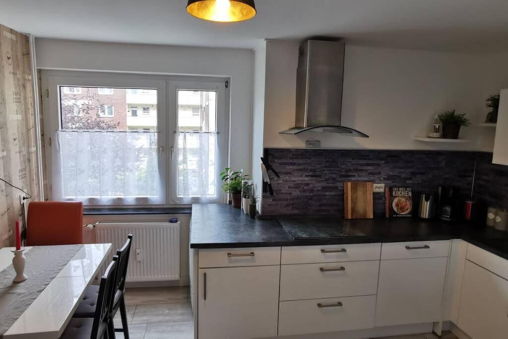 Moderne 3 - Zentral Gelegen Apartment *